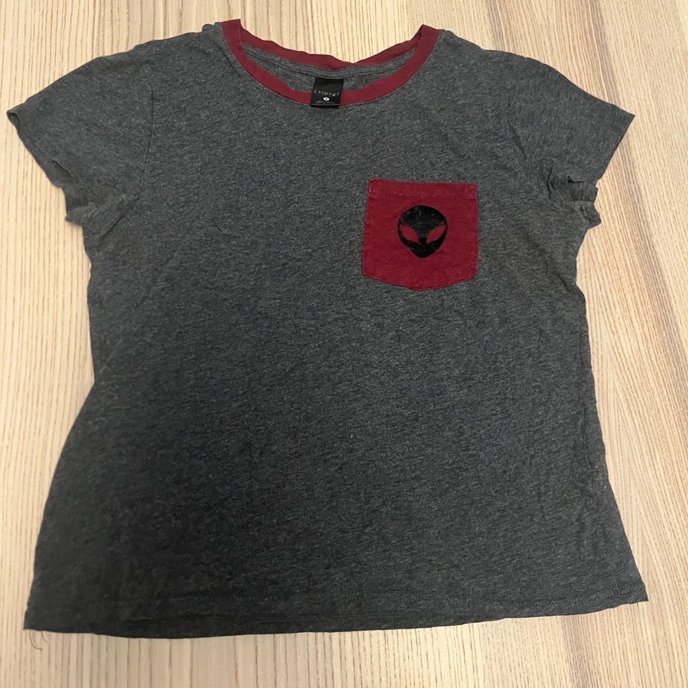 Zumiez - Grey and Red Alien Top - Size Small